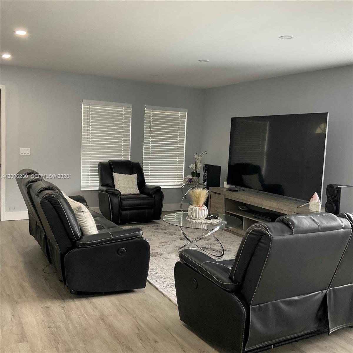 NEPTUNE POINT - Residential