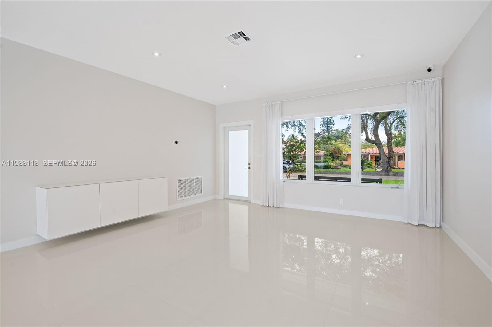 CORAL GABLES RIV SEC 6 - Residential