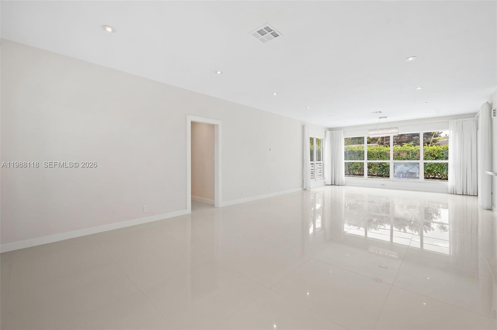 CORAL GABLES RIV SEC 6 - Residential