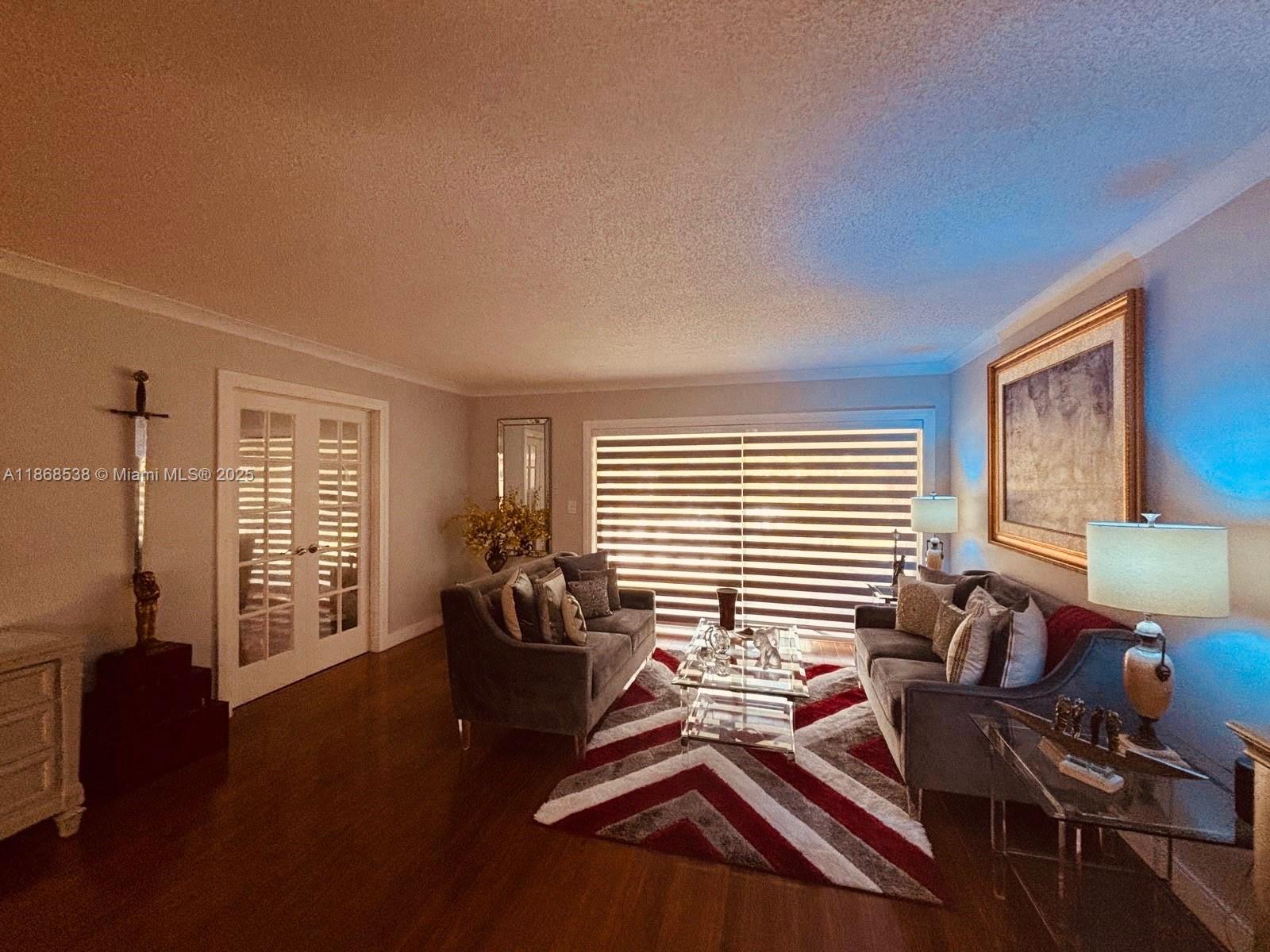 LAS VISTAS L IN INVERRARY - Residential