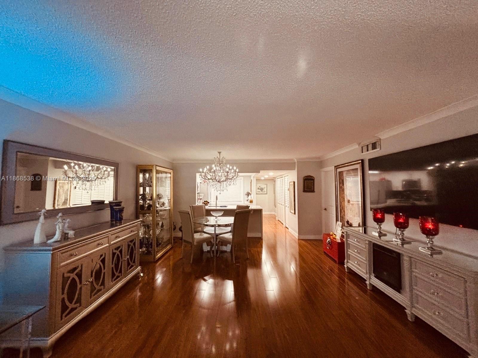 LAS VISTAS L IN INVERRARY - Residential