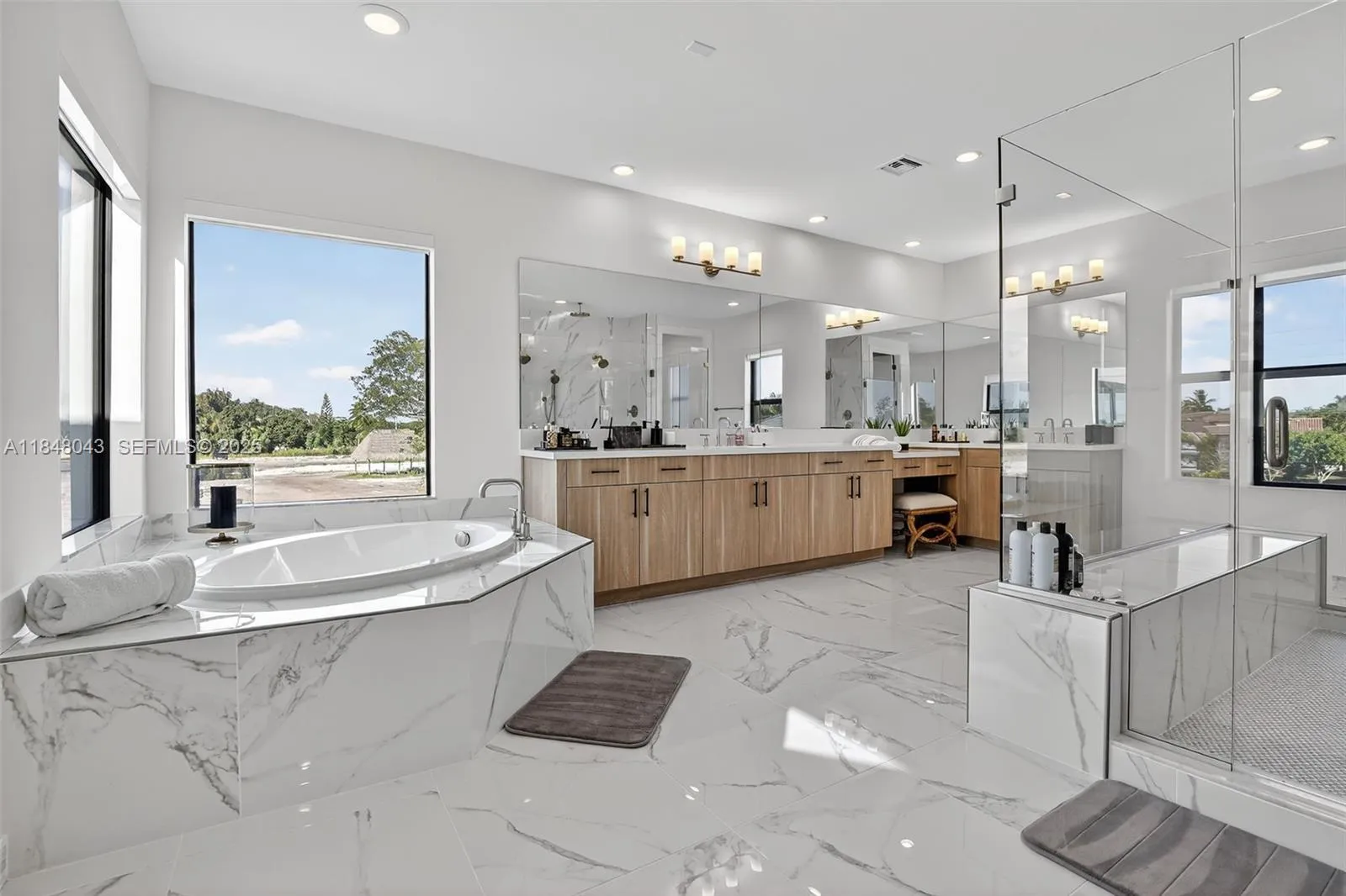 Davie, Florida 33331, United States, 6 Bedrooms Bedrooms, ,7 BathroomsBathrooms,Residential,Active,182190