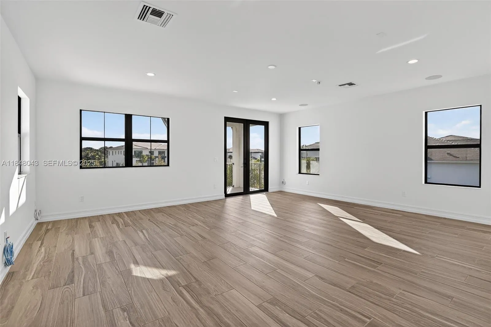 Davie, Florida 33331, United States, 6 Bedrooms Bedrooms, ,7 BathroomsBathrooms,Residential,Active,182190