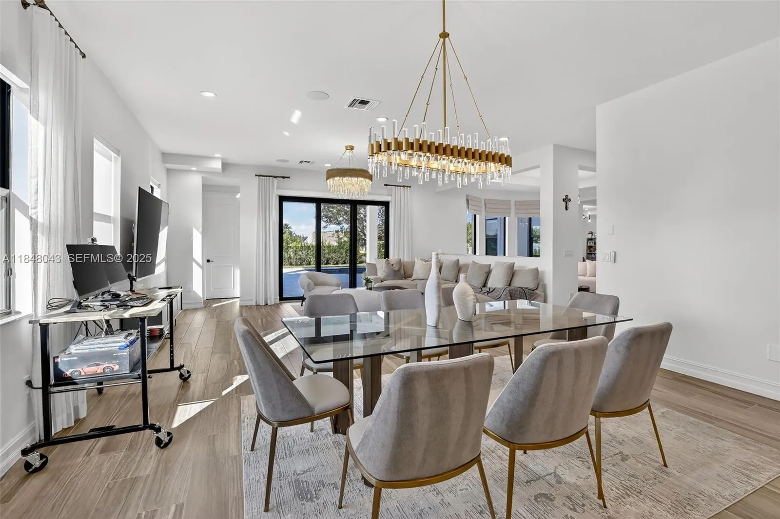 Davie, Florida 33331, United States, 6 Bedrooms Bedrooms, ,7 BathroomsBathrooms,Residential,Active,182190