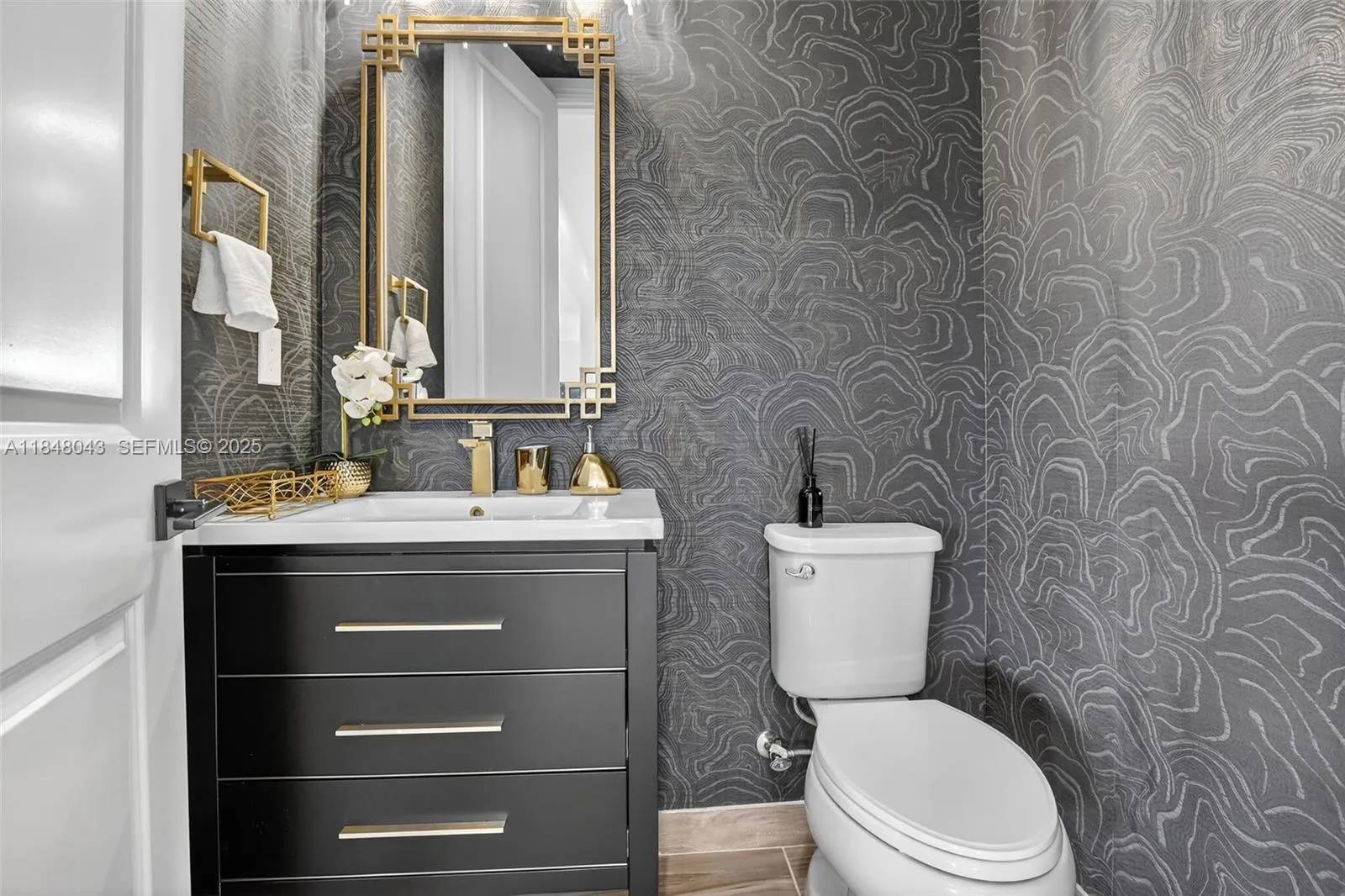 Davie, Florida 33331, United States, 6 Bedrooms Bedrooms, ,7 BathroomsBathrooms,Residential,Active,182190