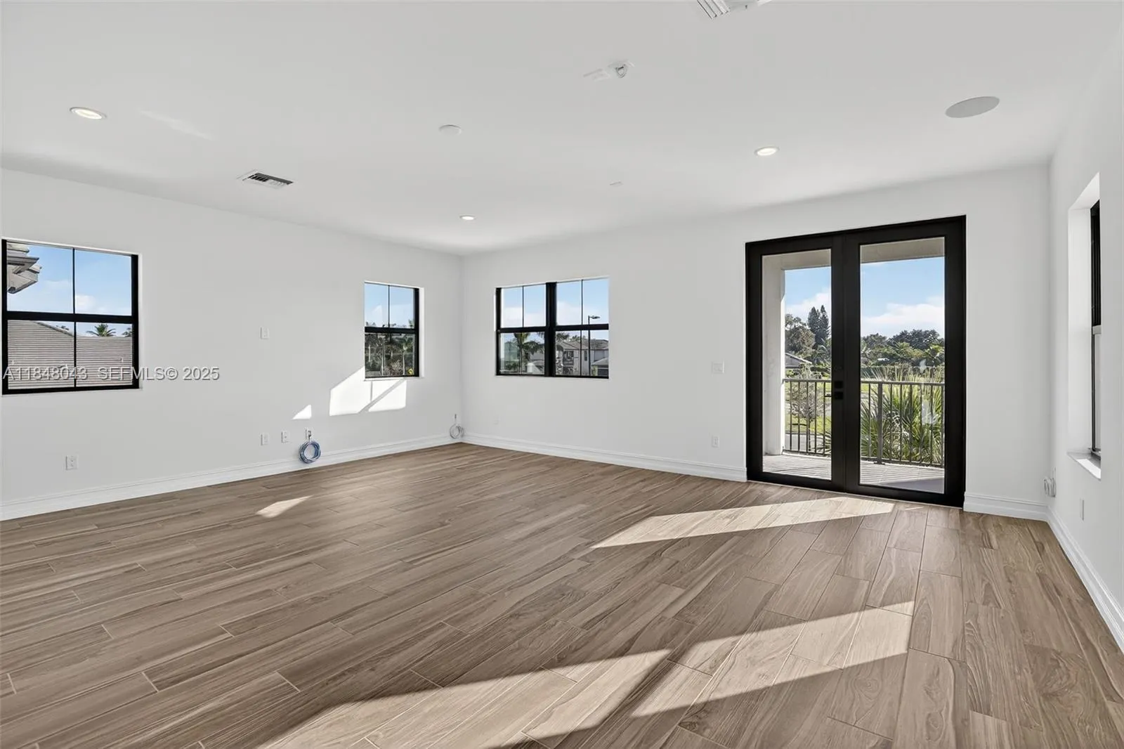 Davie, Florida 33331, United States, 6 Bedrooms Bedrooms, ,7 BathroomsBathrooms,Residential,Active,182190