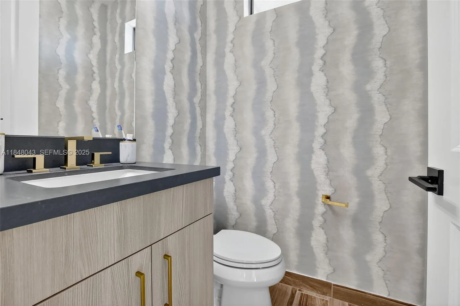 Davie, Florida 33331, United States, 6 Bedrooms Bedrooms, ,7 BathroomsBathrooms,Residential,Active,182190