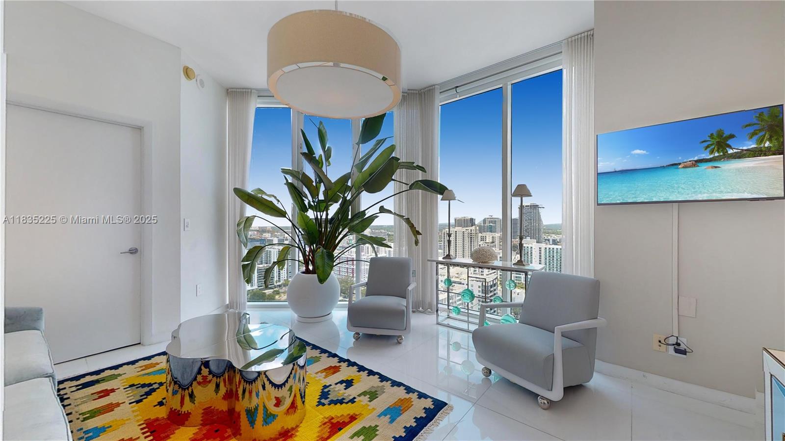 PARAMOUNT BAY CONDO - Residential