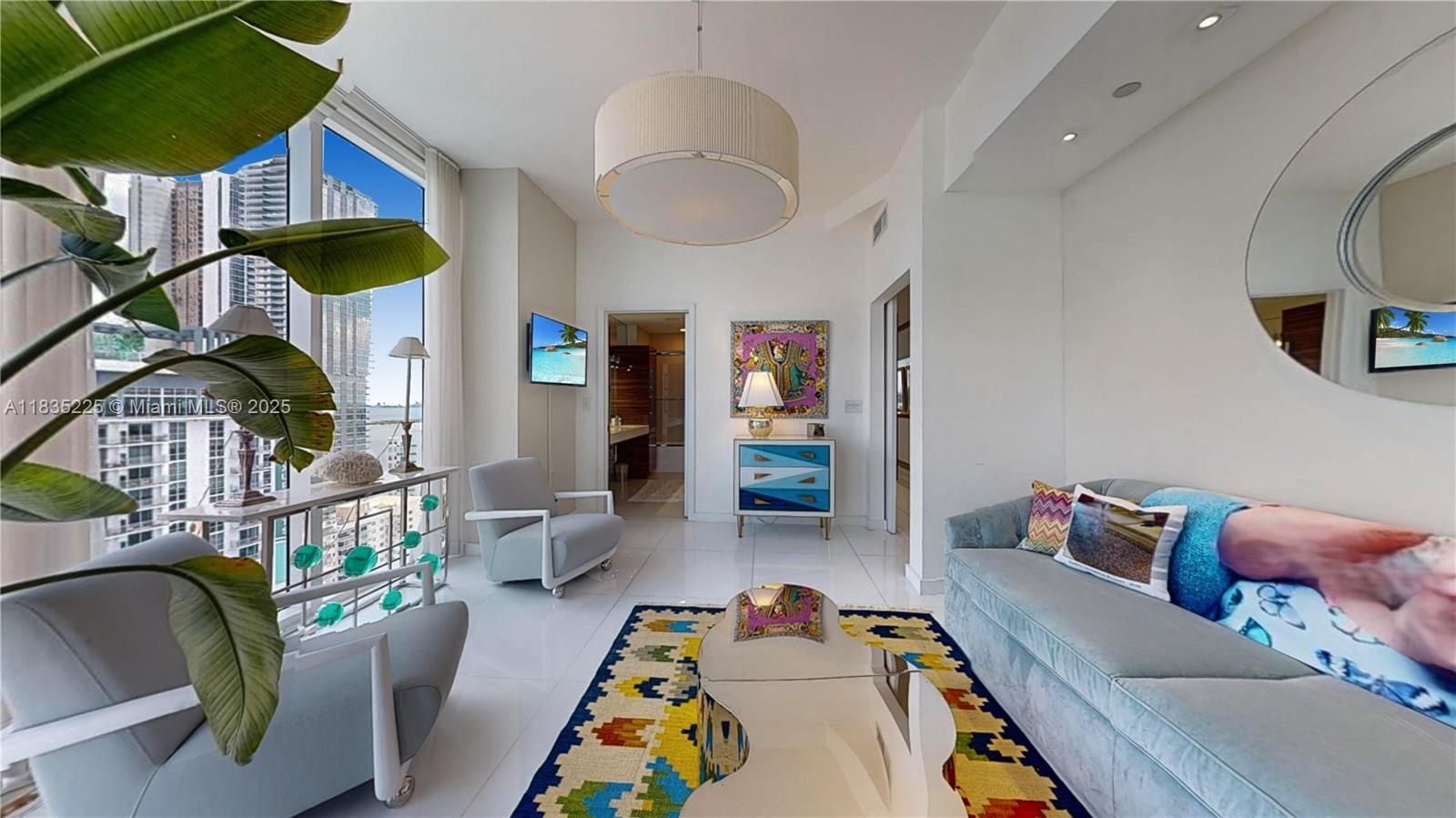 PARAMOUNT BAY CONDO - Residential