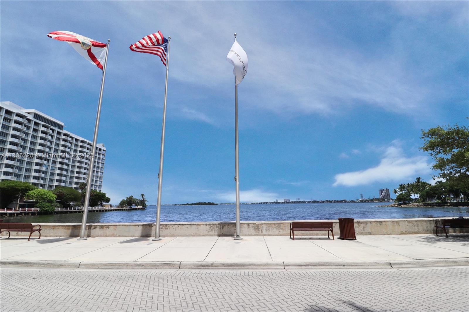 PARAMOUNT BAY CONDO - Residential