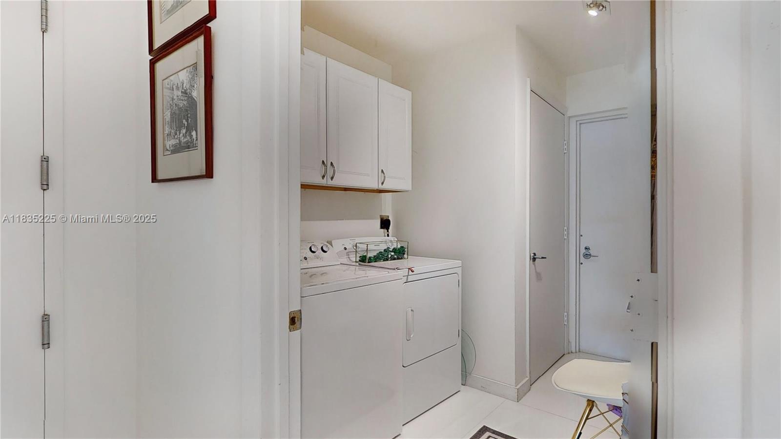 PARAMOUNT BAY CONDO - Residential