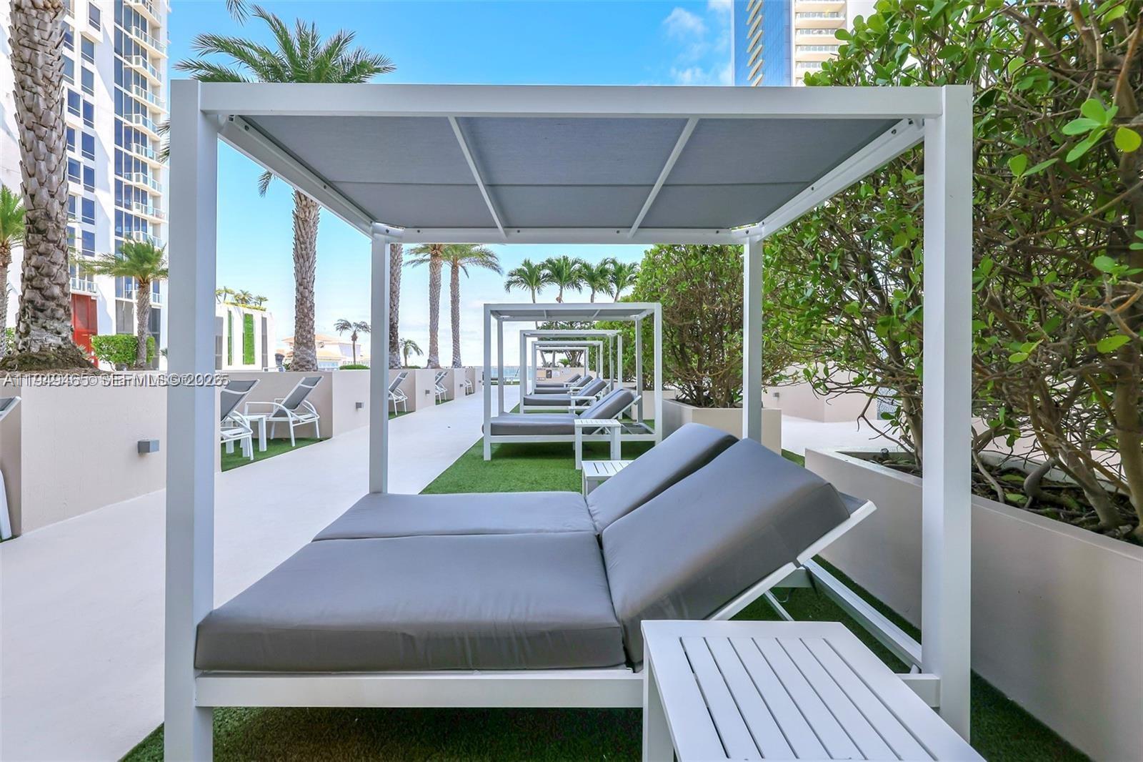 BAY HOUSE MIAMI CONDO - Residential