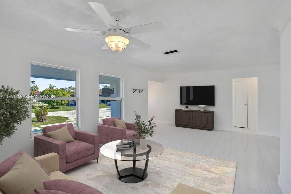 Photo of 8436 Southampton Dr, Miramar, FL 33025 (MLS # A11951389)