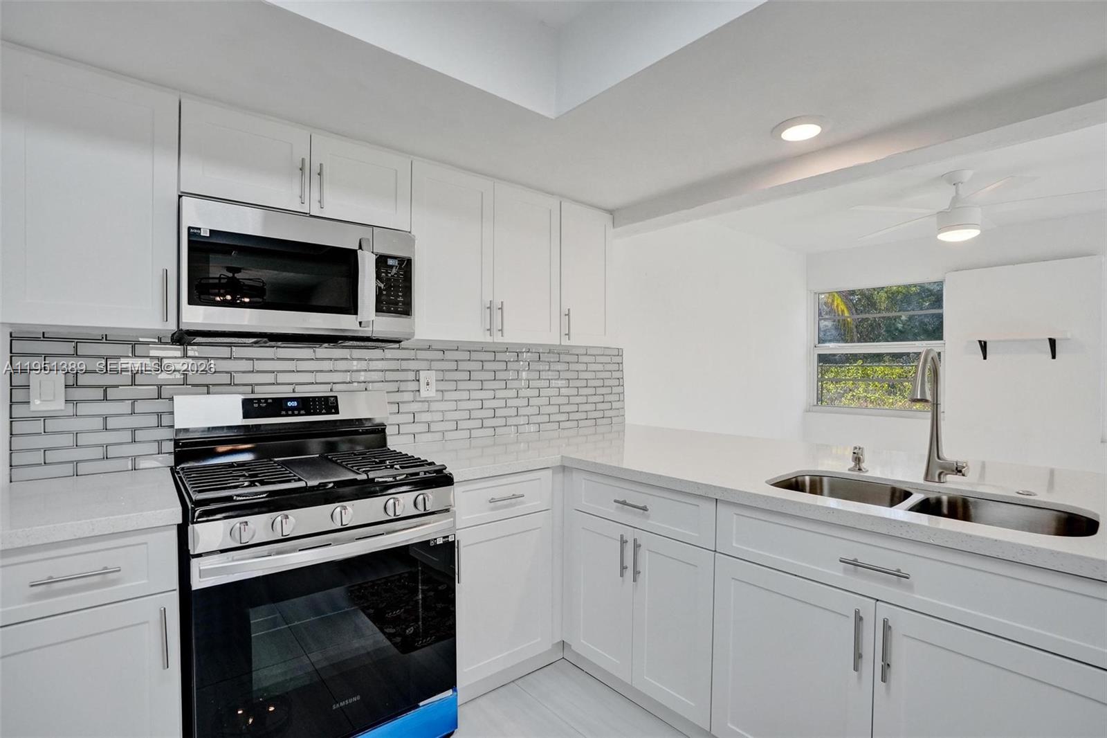 KNOLLS 1ST SECTION - Residential