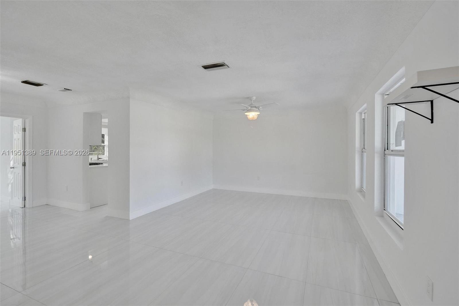 8436 Southampton Dr, Miramar, FL, 33025/$589,000 2 8436 Southampton Dr