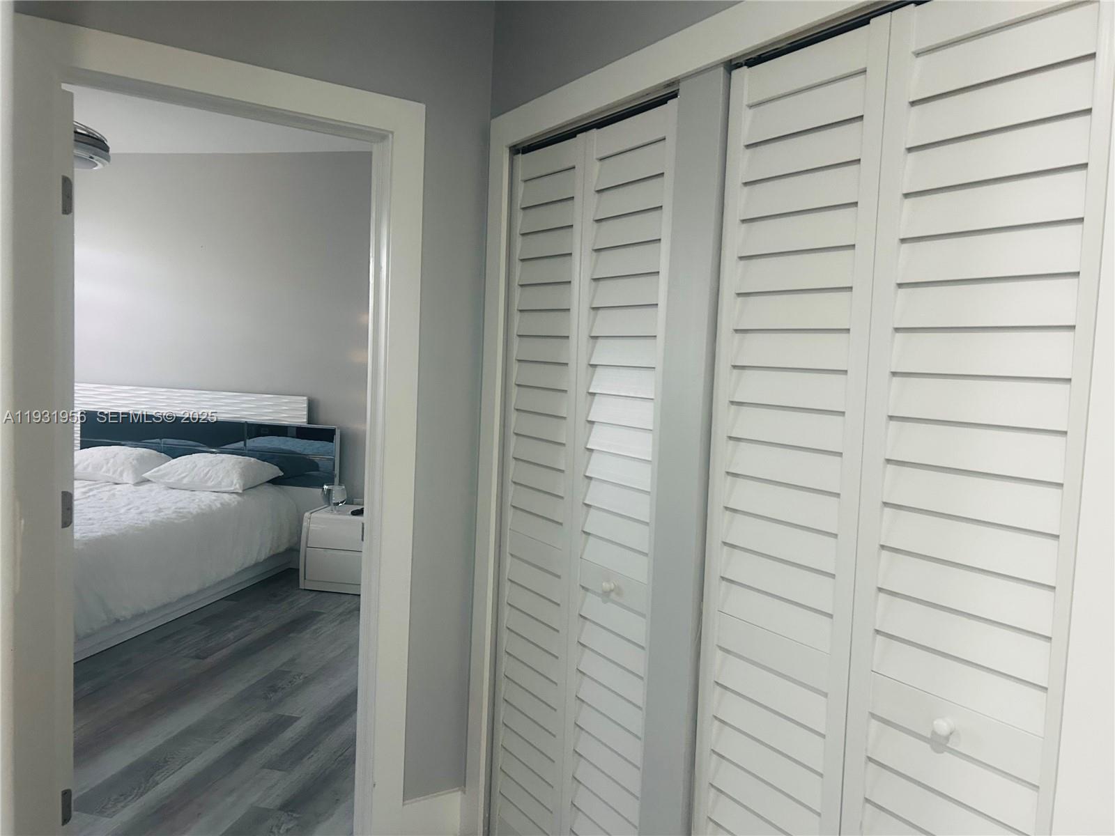 KENDALL COUNTRY ESTATES - Residential