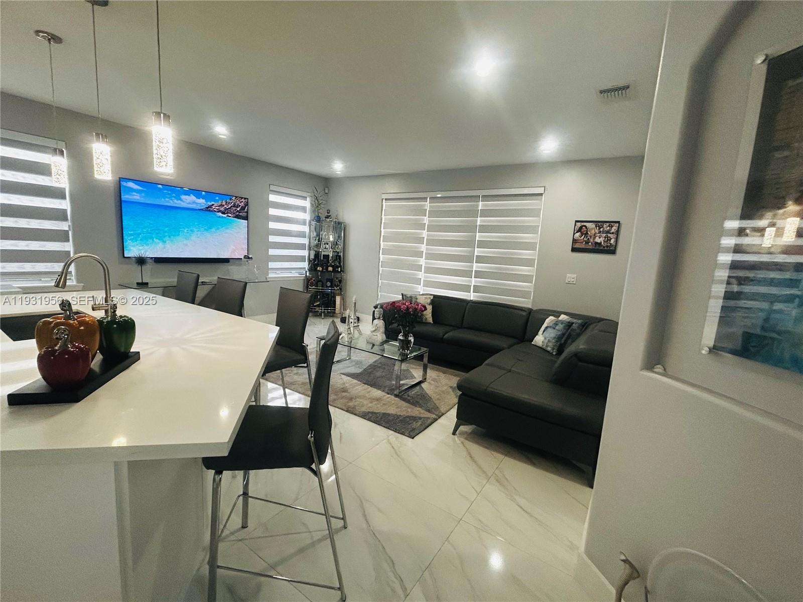 KENDALL COUNTRY ESTATES - Residential