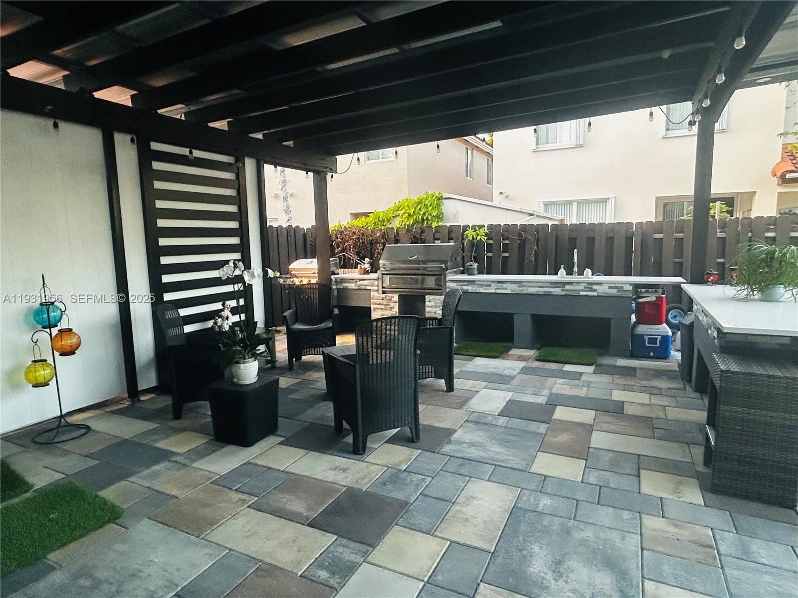 KENDALL COUNTRY ESTATES - Residential