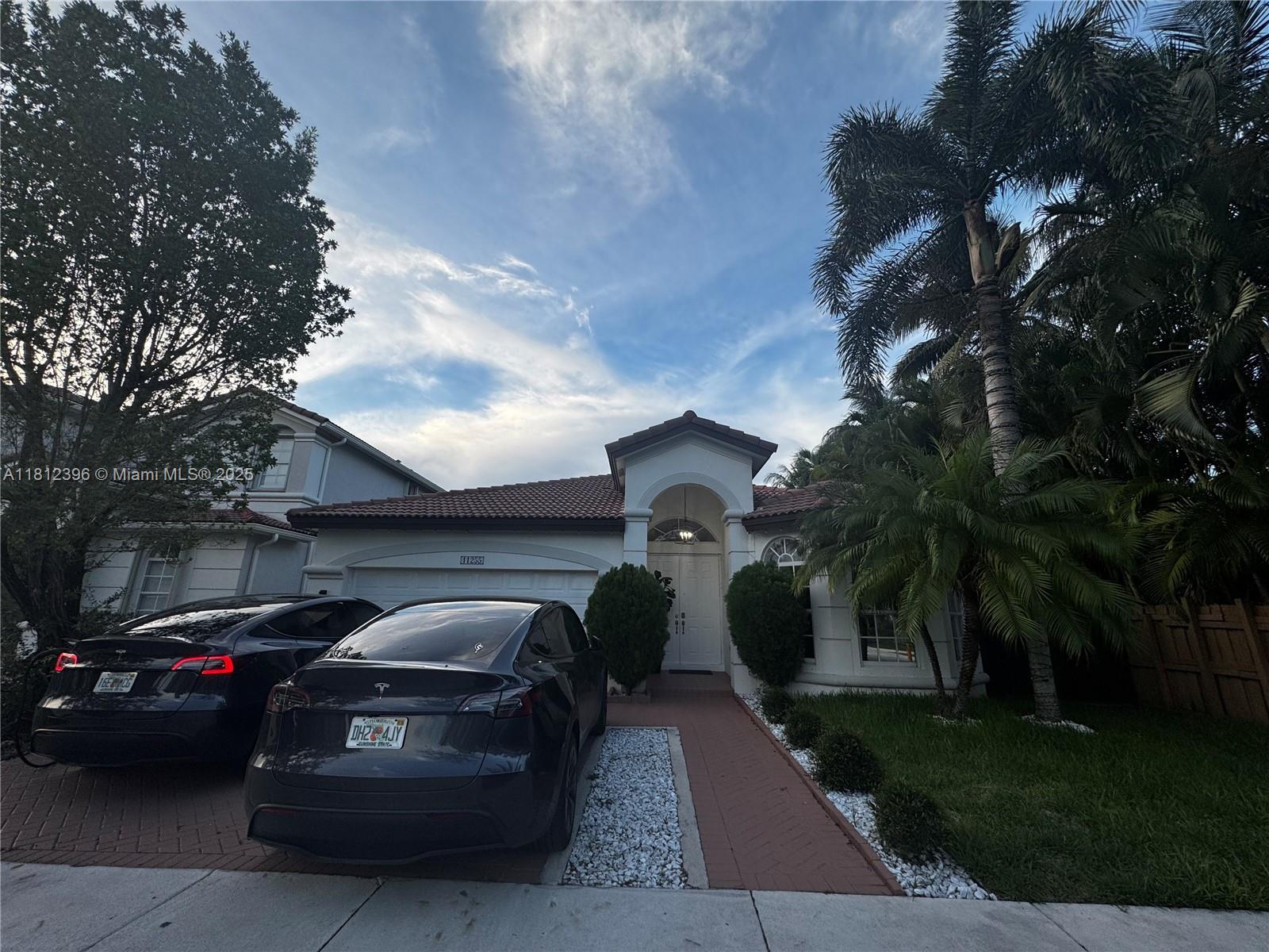 11255 Nw 77th Ter, Doral, Miami-Dade County, Florida - 4 Bedrooms  
4 Bathrooms - 