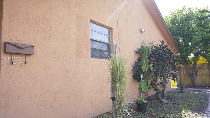 SPECIAL 1/2 OFF NEXT MONTH'S RENT!! FULLY REMODELED HOME. NO HOA. FAST APPROVAL AND MOVE IN WITH FIRST MONTH AND ONE-MONTH DEPOSIT, subject to approval. Easy to show!