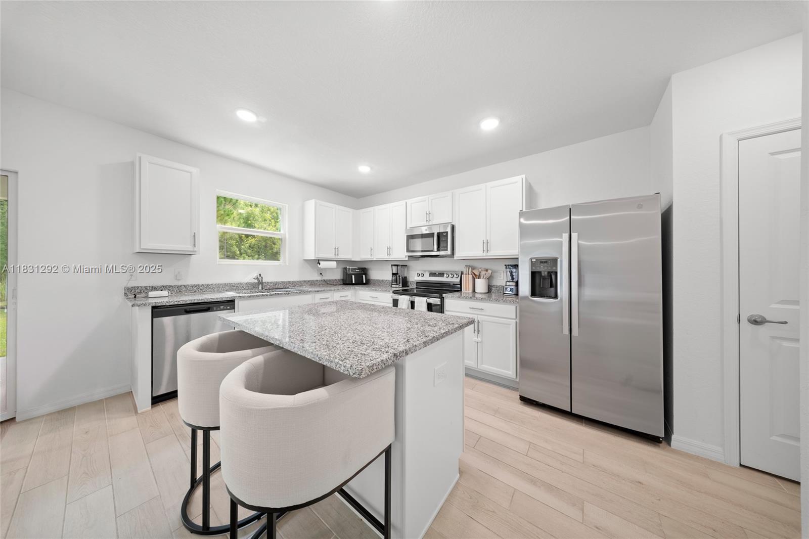 5005 Armina Pl