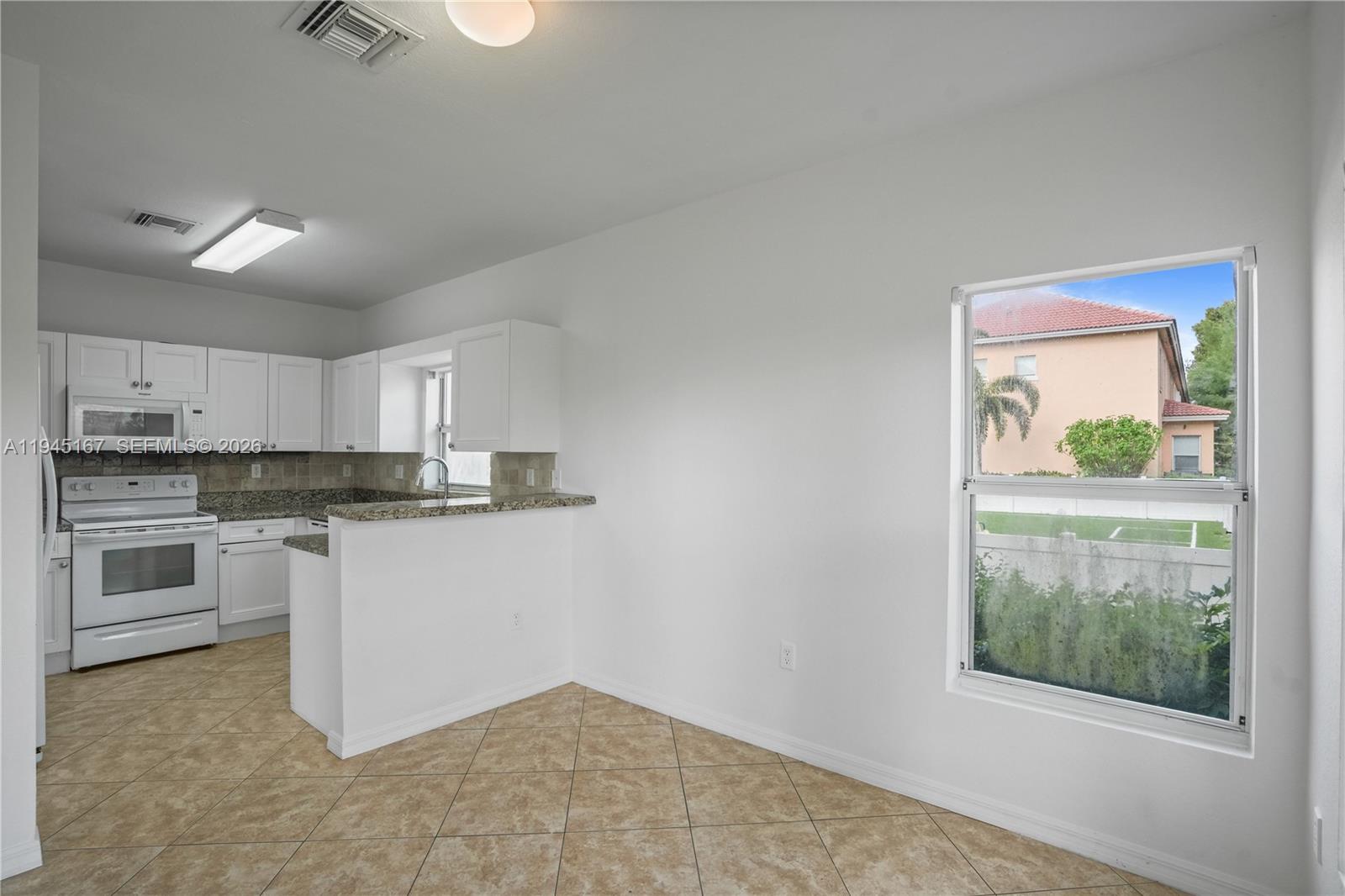ESTANCIA AT PALM SPRINGS - Residential