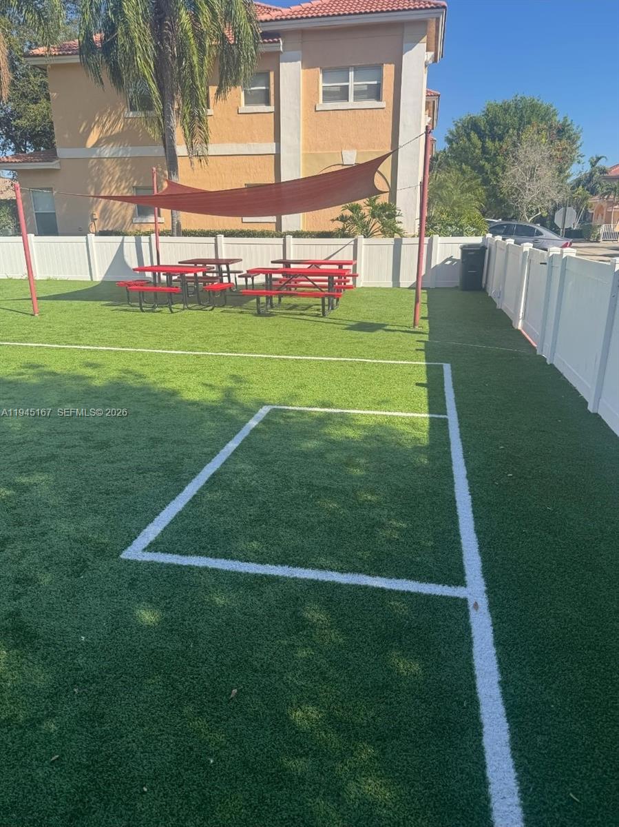 ESTANCIA AT PALM SPRINGS - Residential