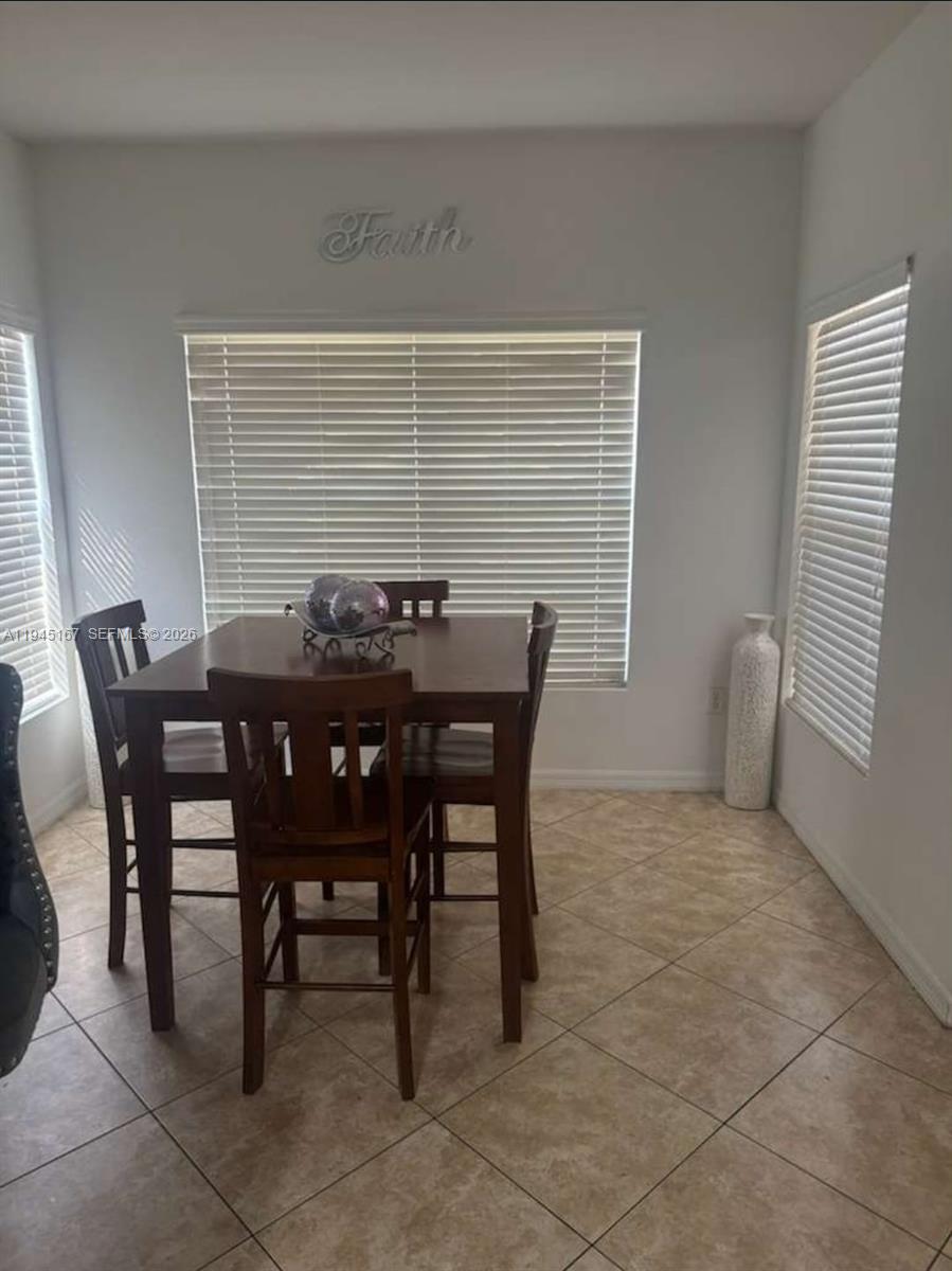 ESTANCIA AT PALM SPRINGS - Residential