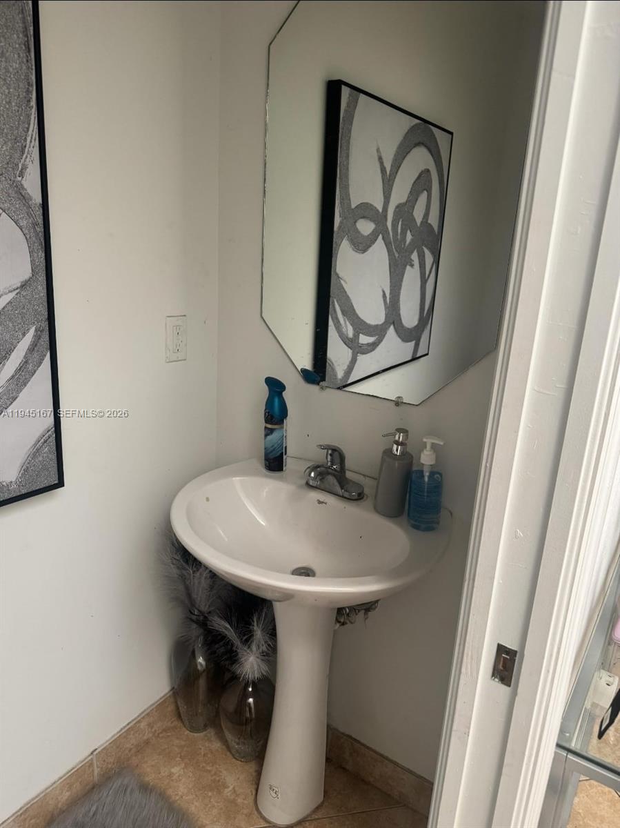 ESTANCIA AT PALM SPRINGS - Residential