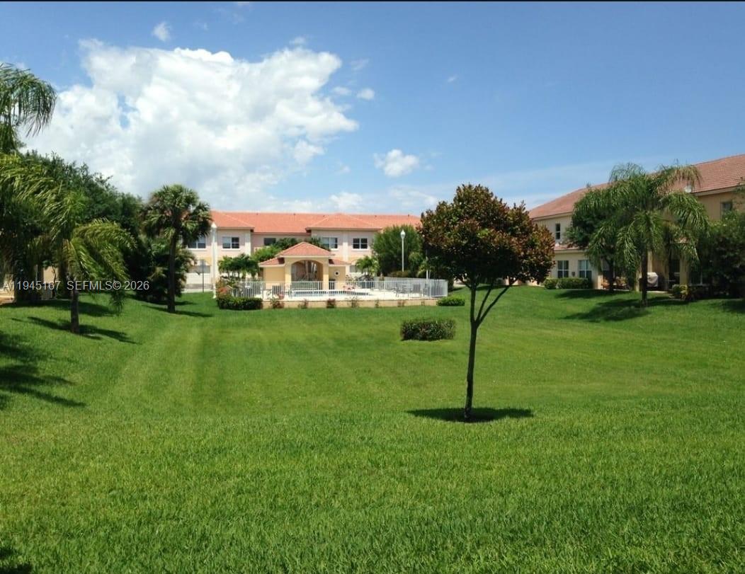 ESTANCIA AT PALM SPRINGS - Residential