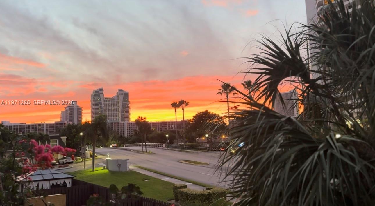 VENETIAN PARK I CONDO - Residential