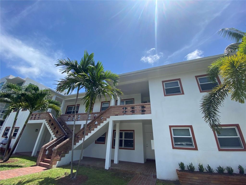 Photo of 901 SE 2nd Ct #7, Fort Lauderdale, FL 33301 (MLS # A11664073)