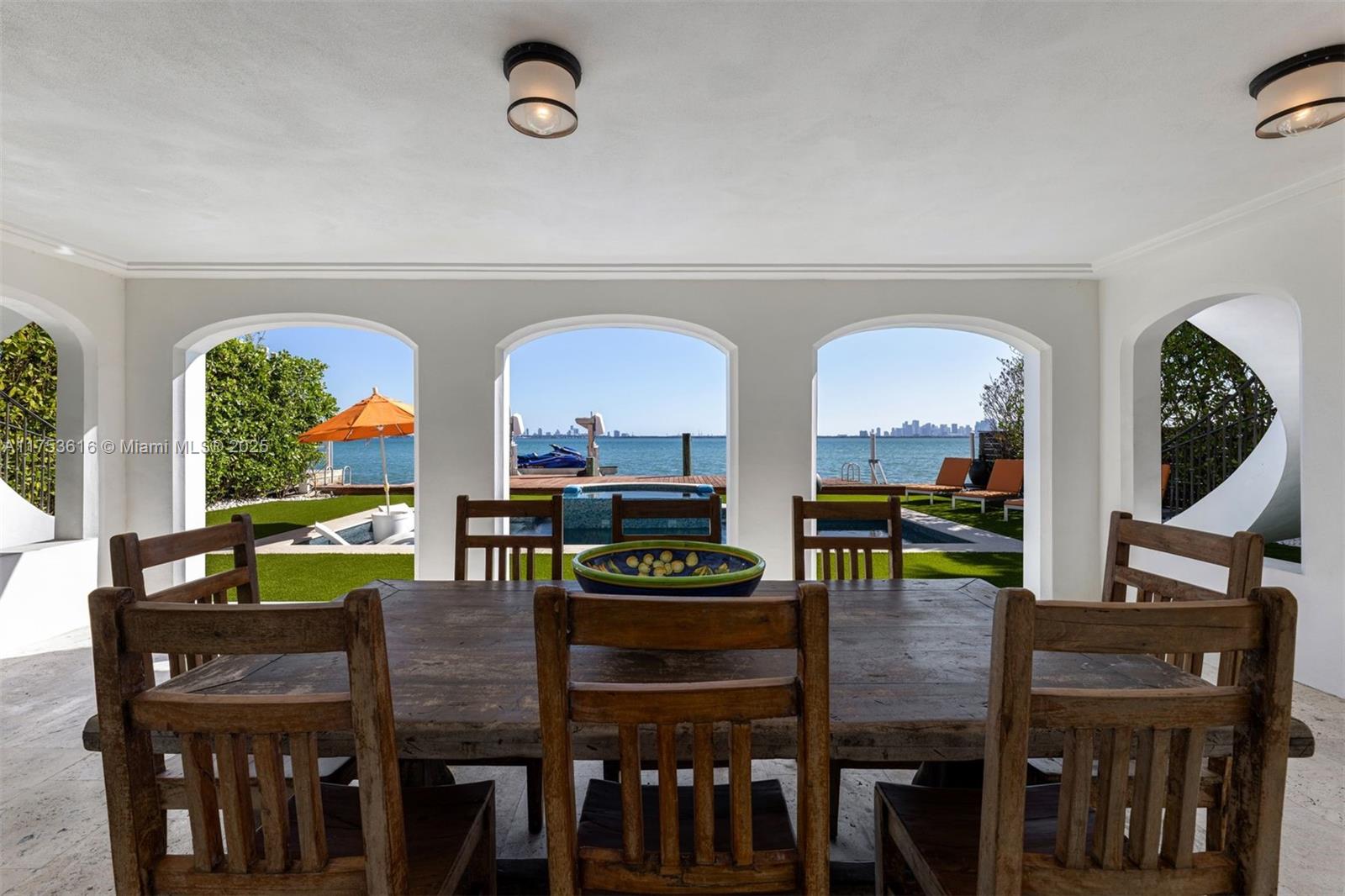 TREASURE ISLAND - Residential