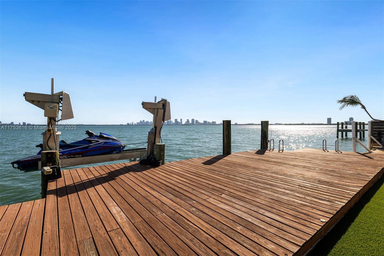 TREASURE ISLAND - Residential
