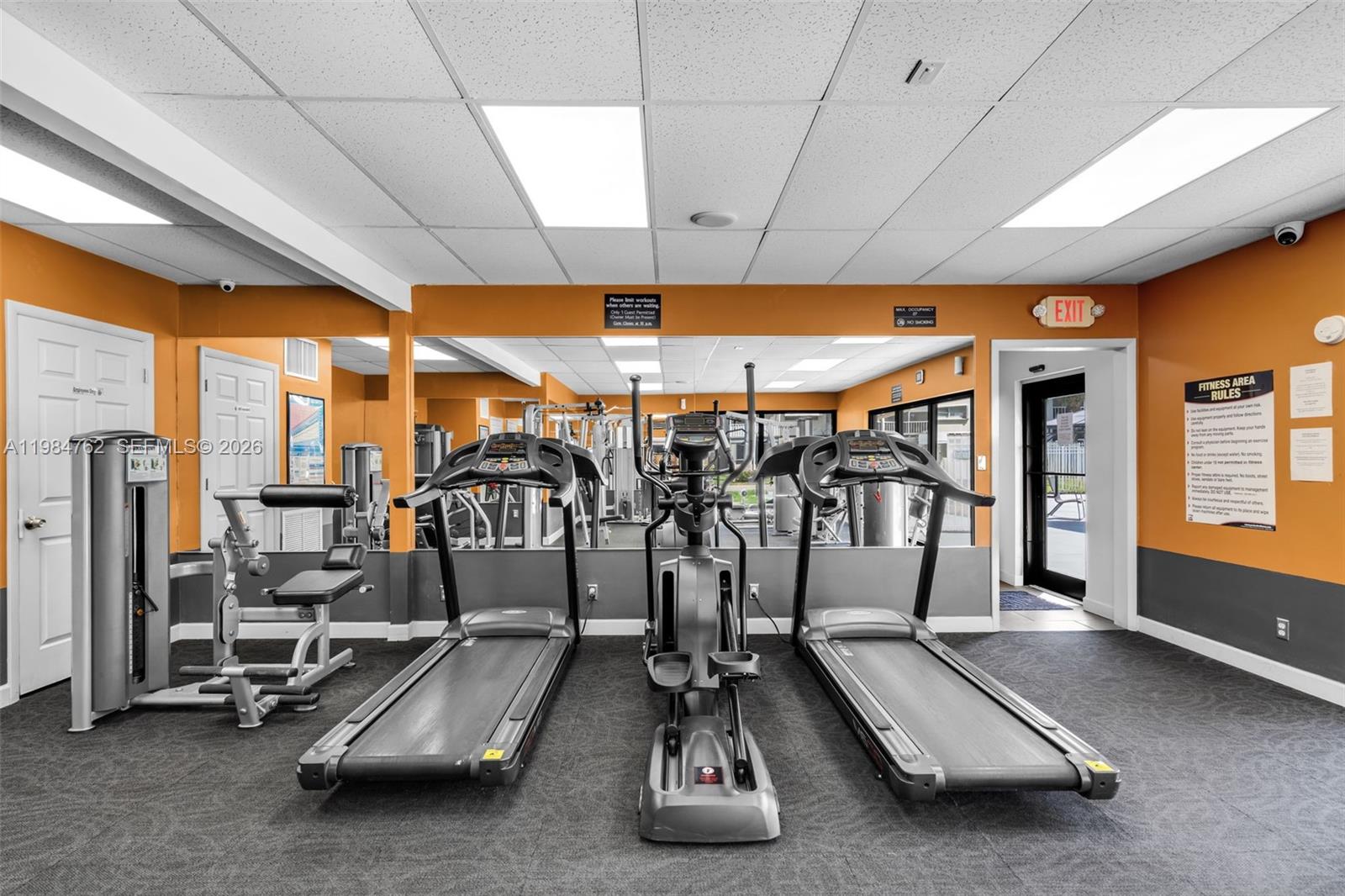 HILLCREST COUNTRY CLUB AP - Residential