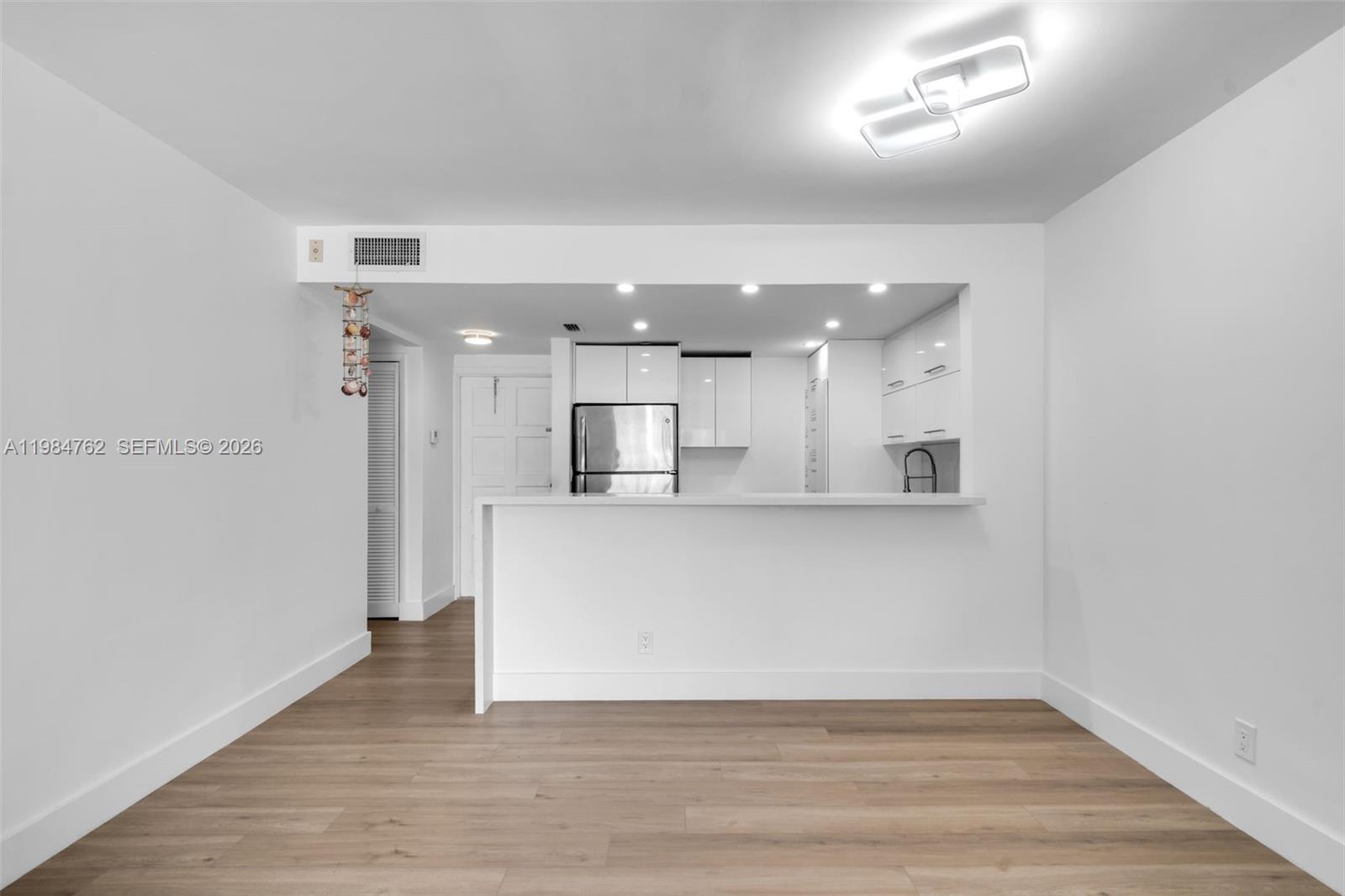 HILLCREST COUNTRY CLUB AP - Residential