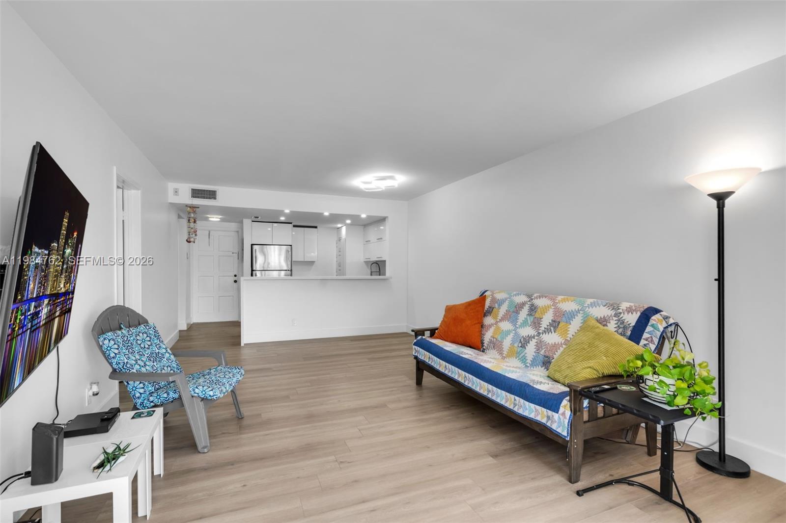 HILLCREST COUNTRY CLUB AP - Residential