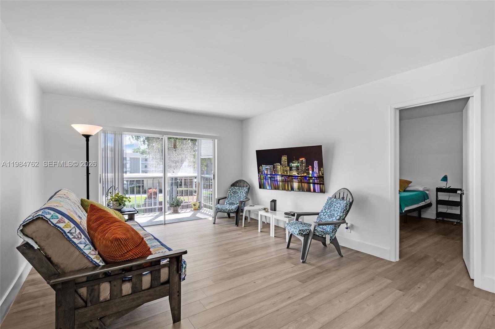 HILLCREST COUNTRY CLUB AP - Residential