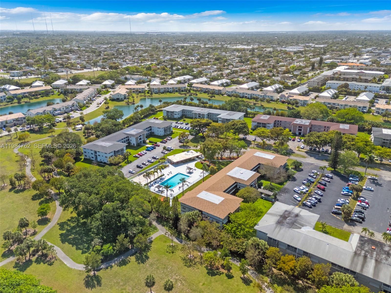 HILLCREST COUNTRY CLUB AP - Residential