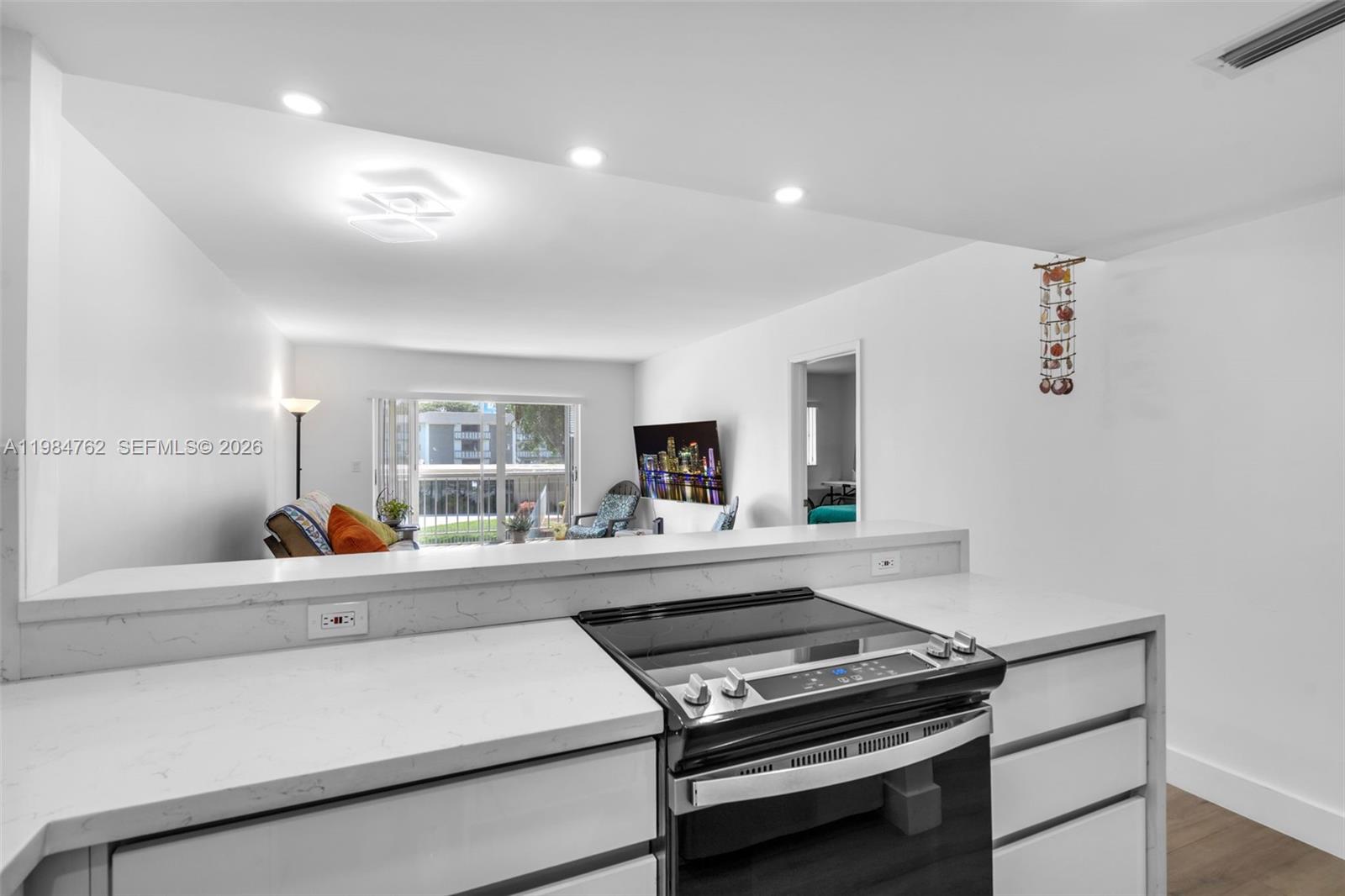 HILLCREST COUNTRY CLUB AP - Residential