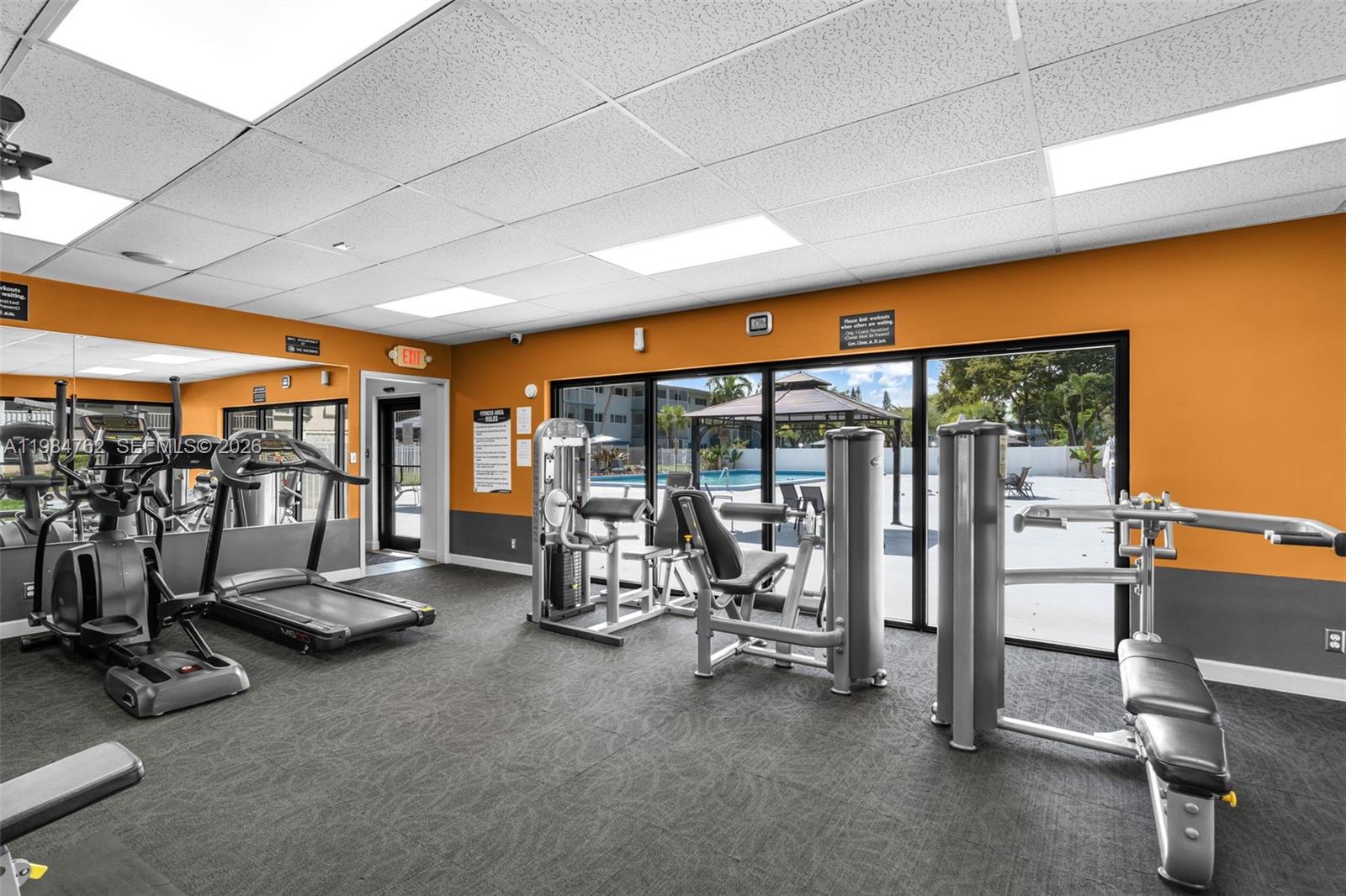 HILLCREST COUNTRY CLUB AP - Residential