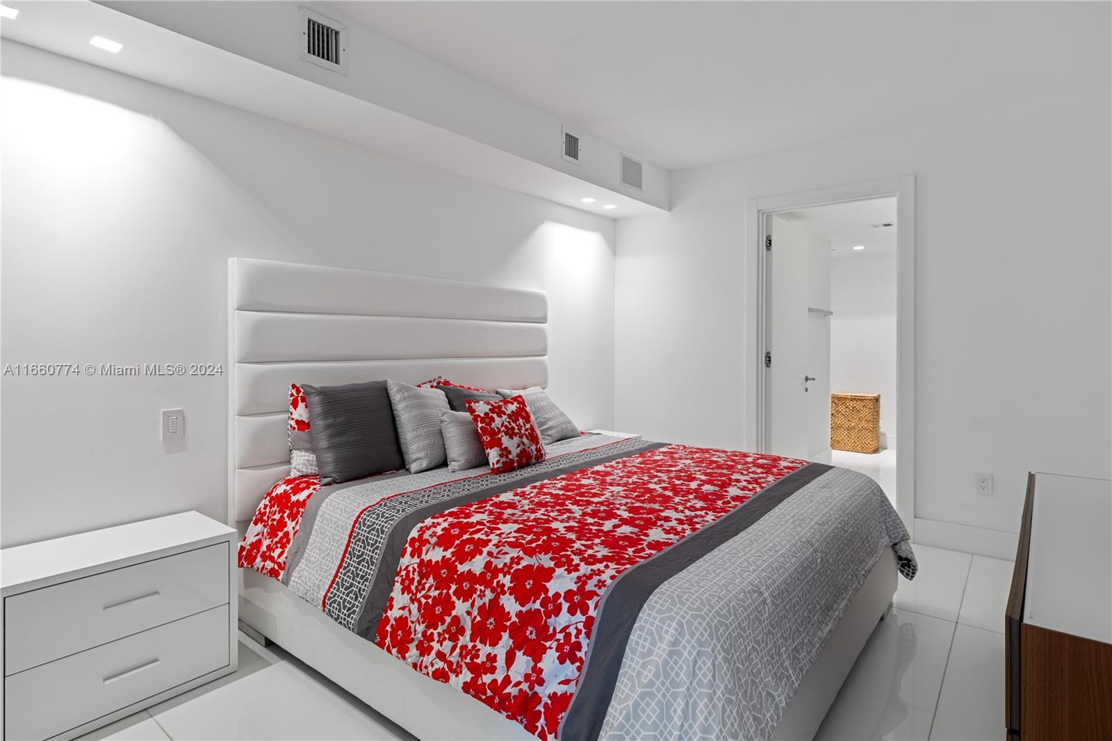 BAL HARBOUR 101 CONDO - Residential