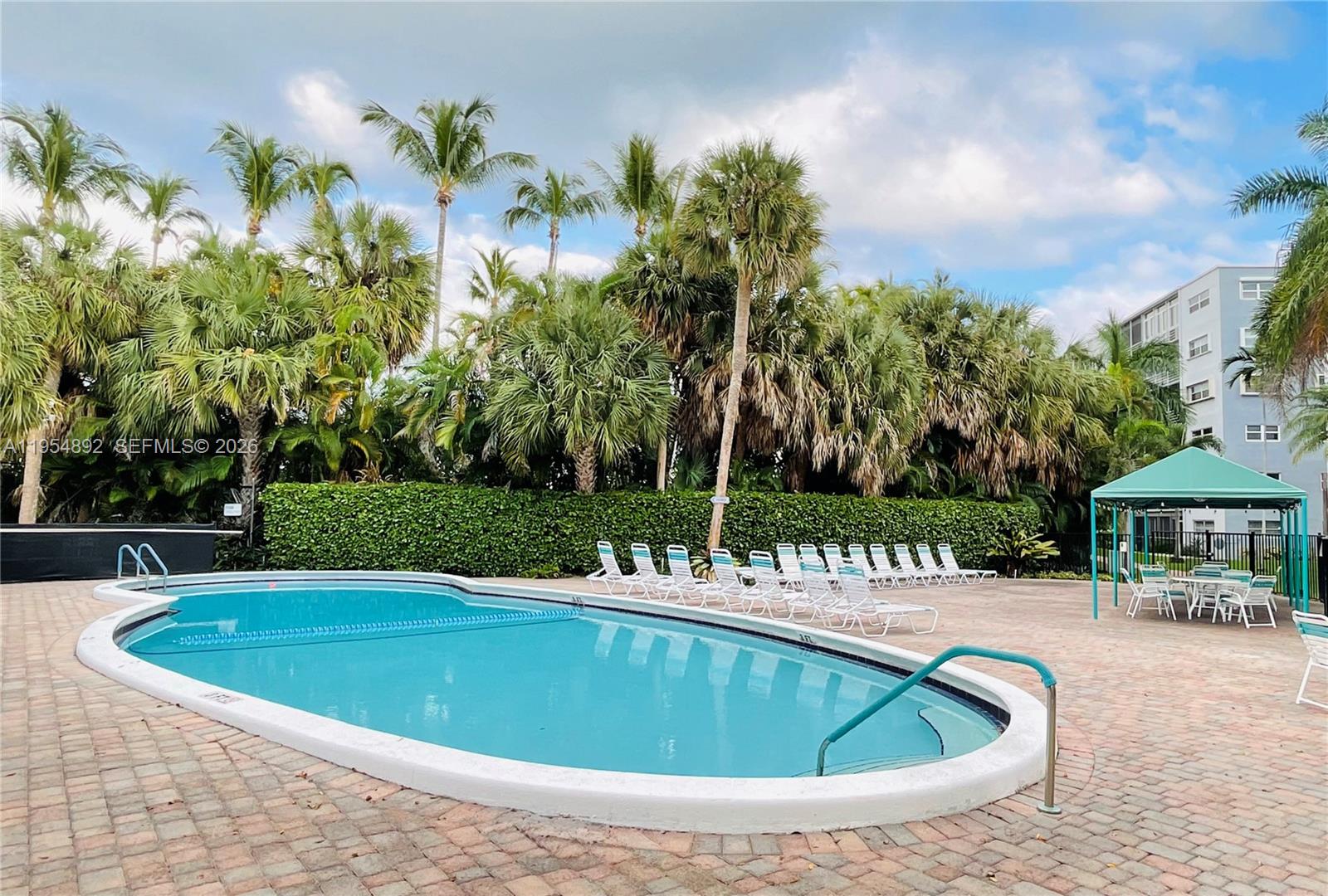 FAIRWAYS ROYALE CONDO - Residential