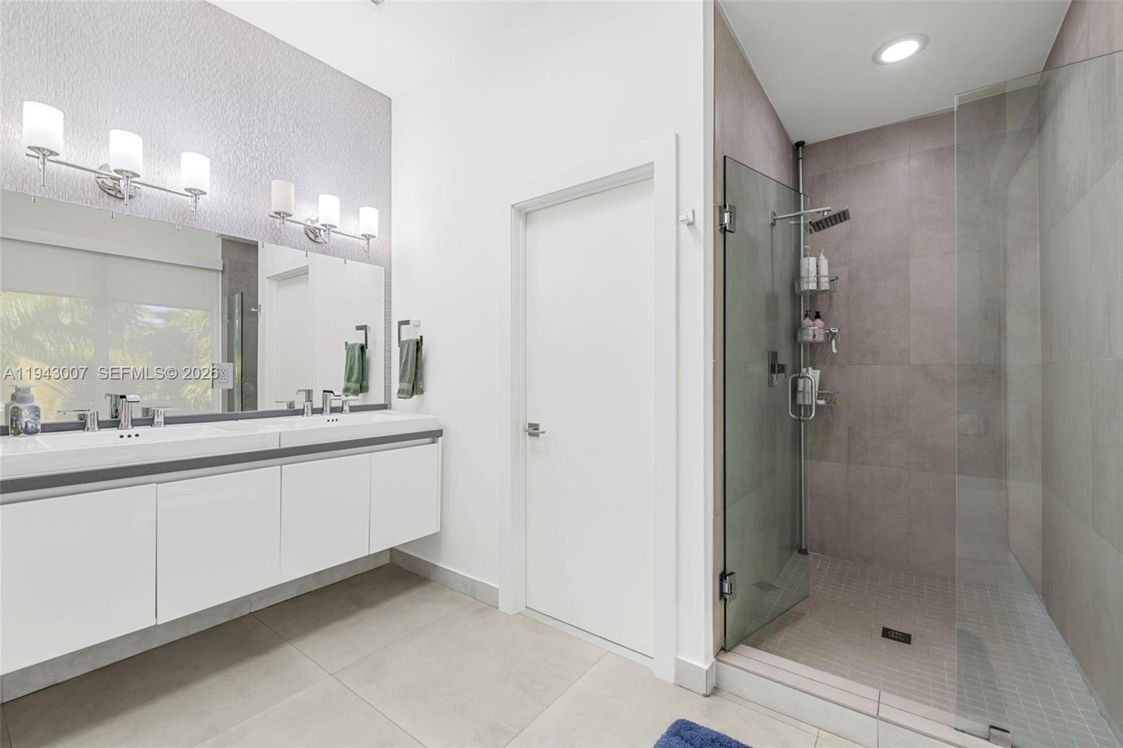 BEACHWALK - Residential