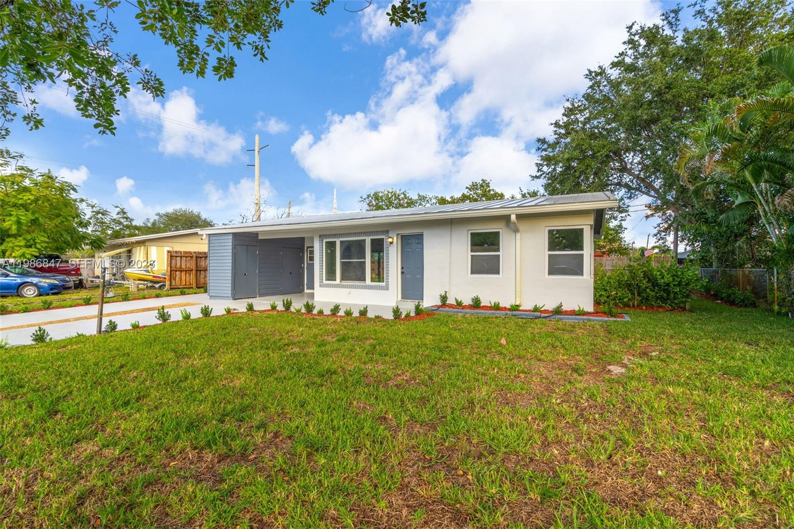 CRESTHAVEN NO 5 - Residential Lease