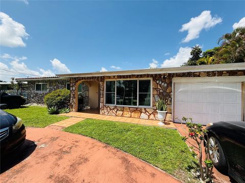 Photo of 6360 W 8th Ave, Hialeah, FL 33012 (MLS # A11866834) Photo of 6360 W 8th Ave, Hialeah, FL 33012 (MLS # A11866834)