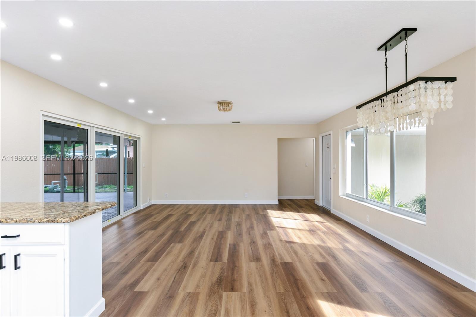 HOLLYWOOD HOMESITES HIGH - Residential Lease