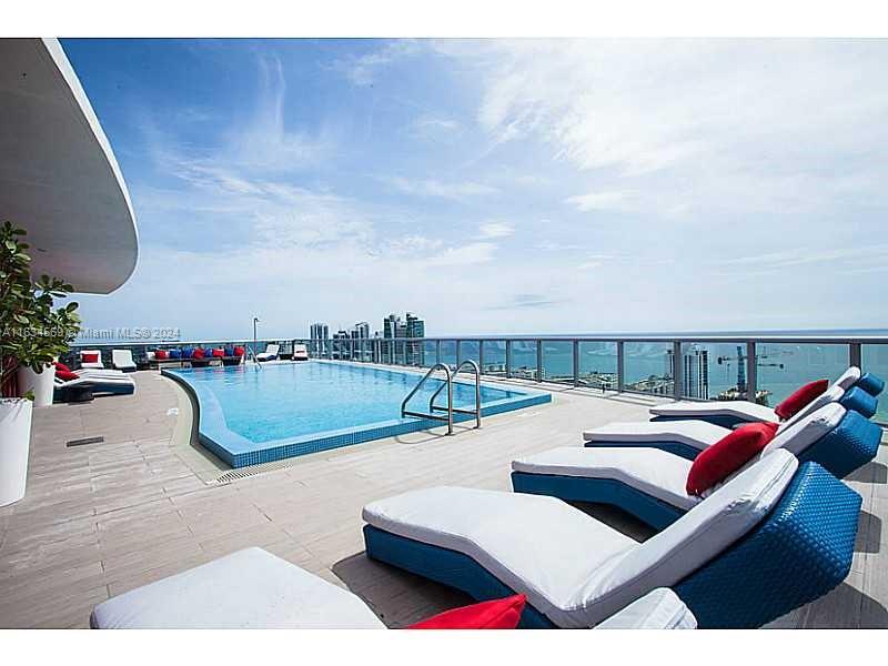 BEACHWALK CONDOMINIUM - Residential