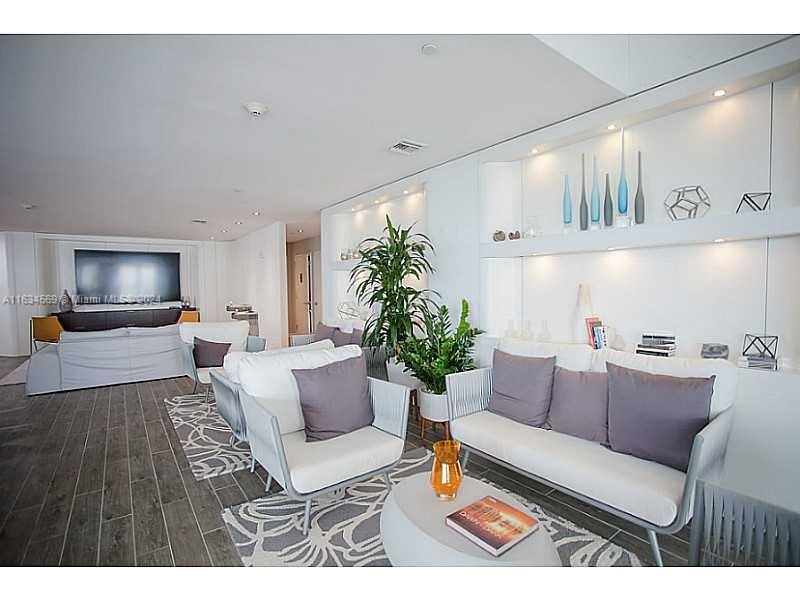 BEACHWALK CONDOMINIUM - Residential