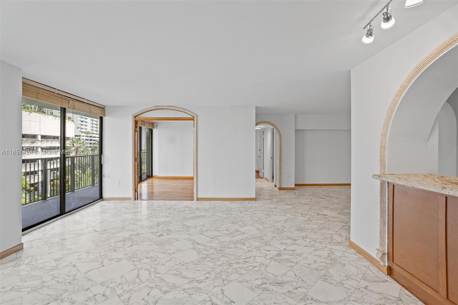 1450 Brickell Bay Dr 515